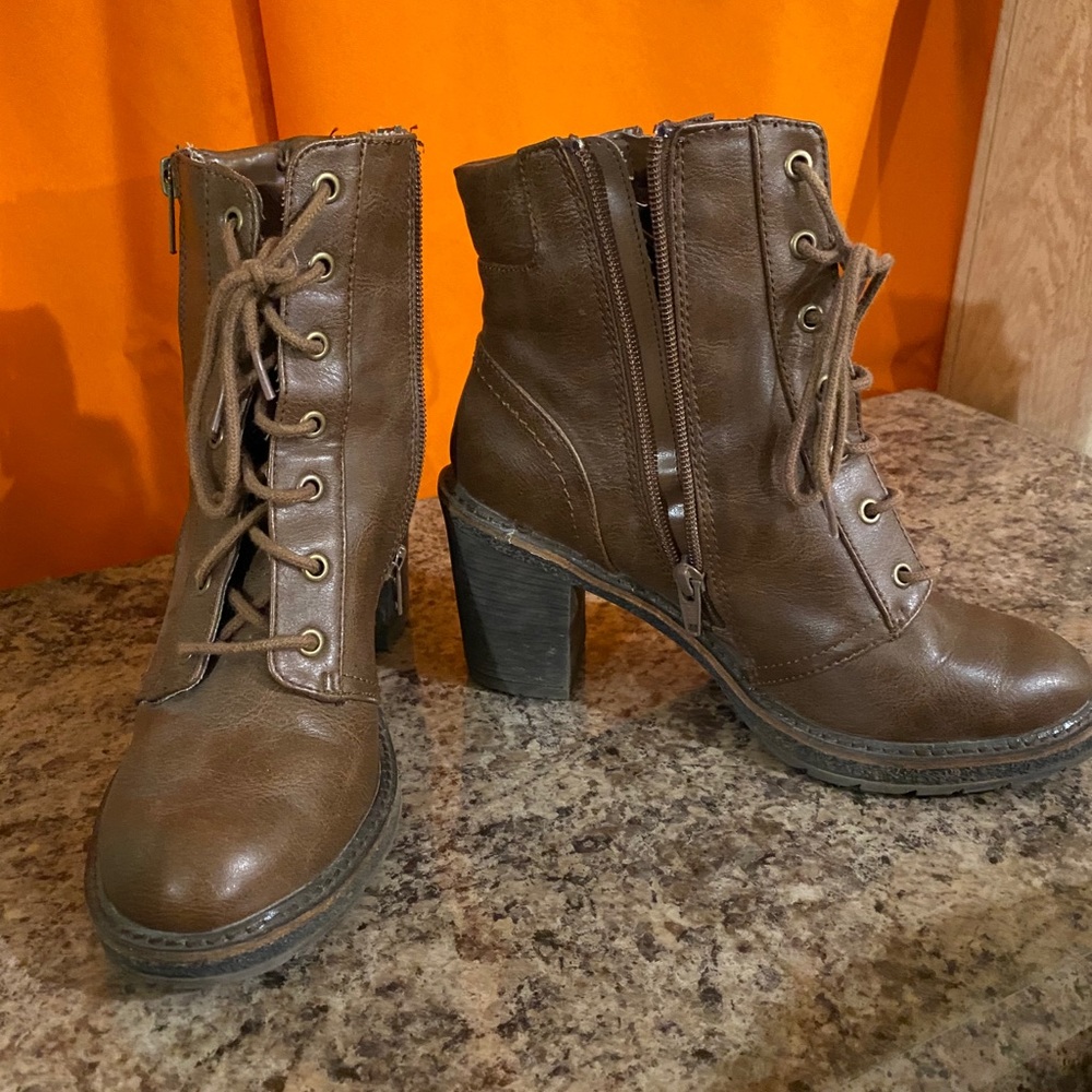 White Mountain Boots